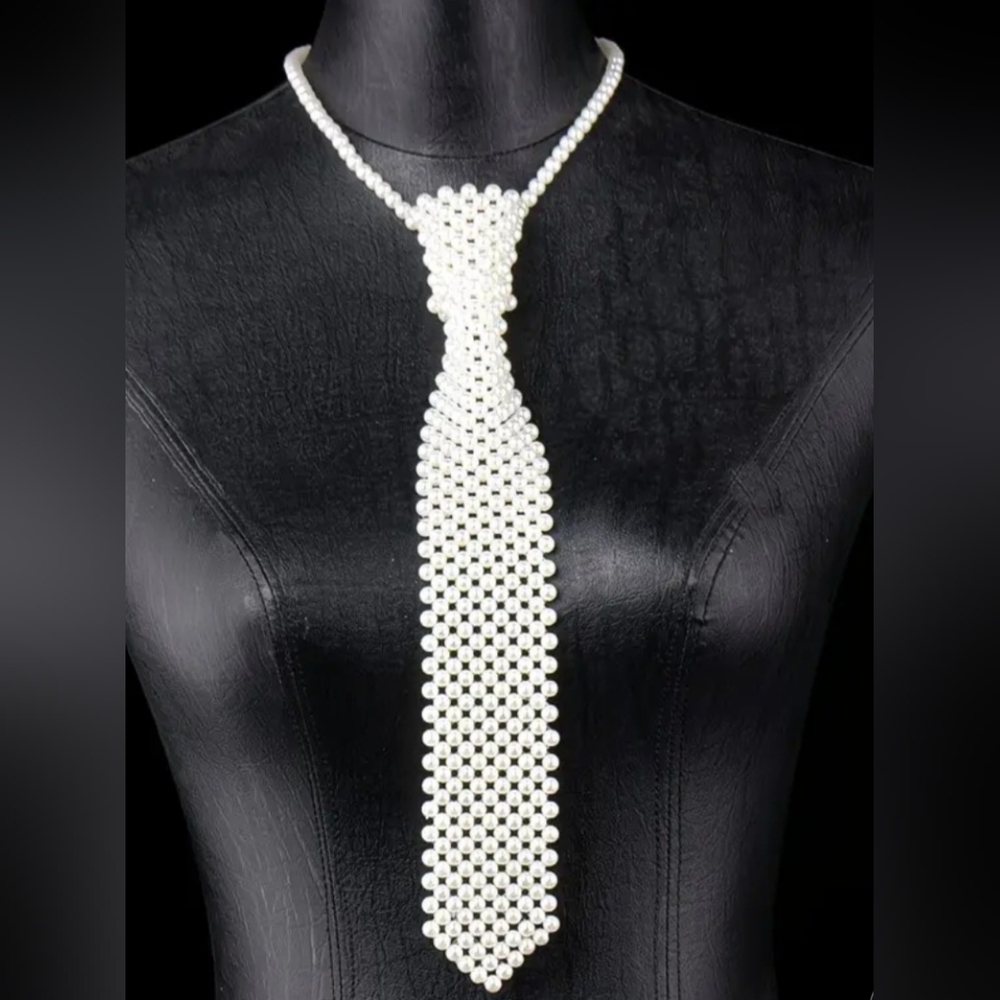 Brand New Elegant White Pearl Simulated Necktie